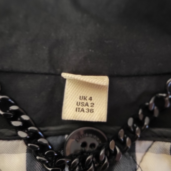 Burberry trench coat with movable vest - Picture 7 of 15